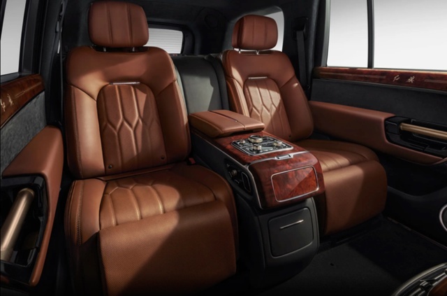 4.0T V8引擎5695mm轴距，红旗中大型SUV LS7正式预售