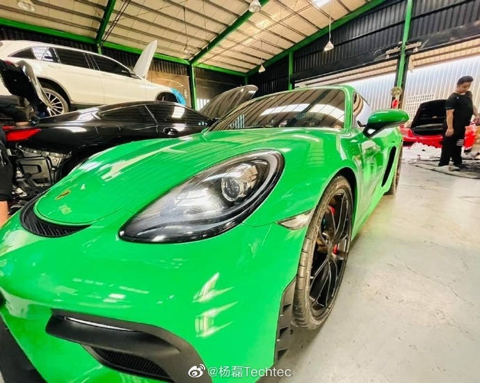 两部保时捷718 GT4刷ECU改装电脑德国Techtec动力改装程序