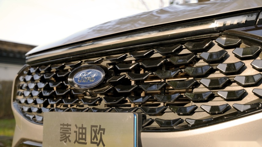 “绿灯侠”玩转金陵 试驾新一代蒙迪欧