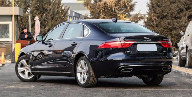 推荐四款优惠大的中大型轿车，最高降24万，最低22.10万