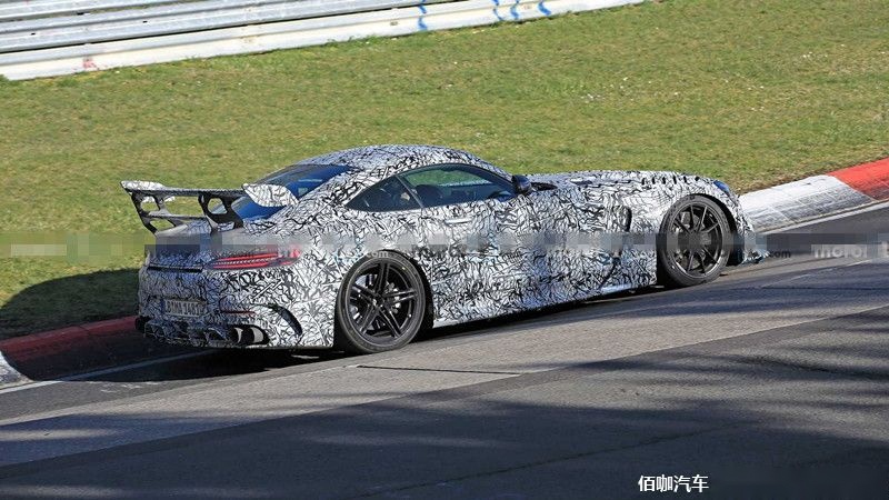 2021-mercedes-amg-gt-black-series-spy-photo (4).jpg