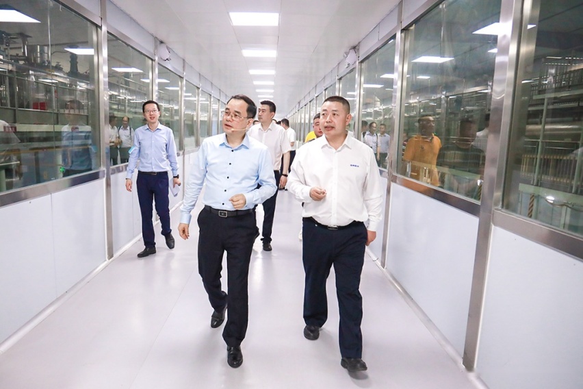 “长安汽车响应乡村振兴 助力酉阳茶油品牌专场”签约仪式