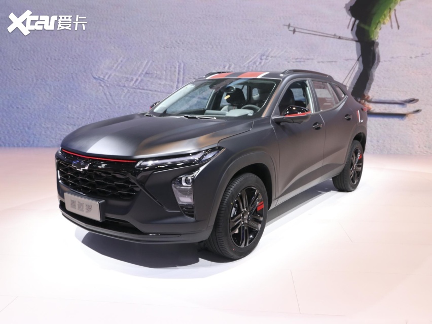 包含有陨石黑,云边白和山岩灰,同时标配了redline运动外观/内饰套件