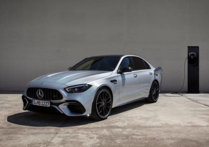 以AMG的荣誉！百公里3.4秒，梅赛德斯-AMG C 63 S全球首发