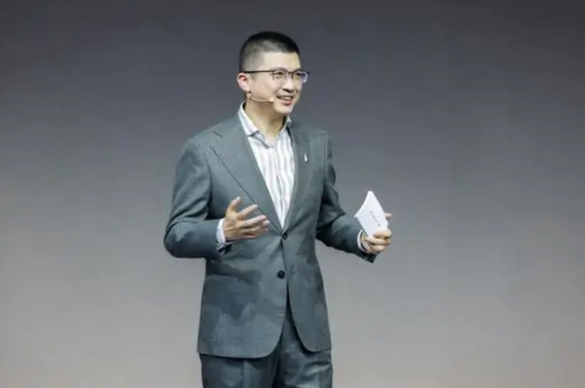 谭本宏上海车展秀阿维塔科技，被真实车主吐槽！
