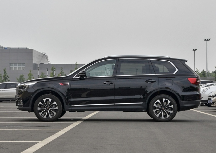 3.0T+V6机械增压发动机，轴距超3米，红旗HS7了解一下