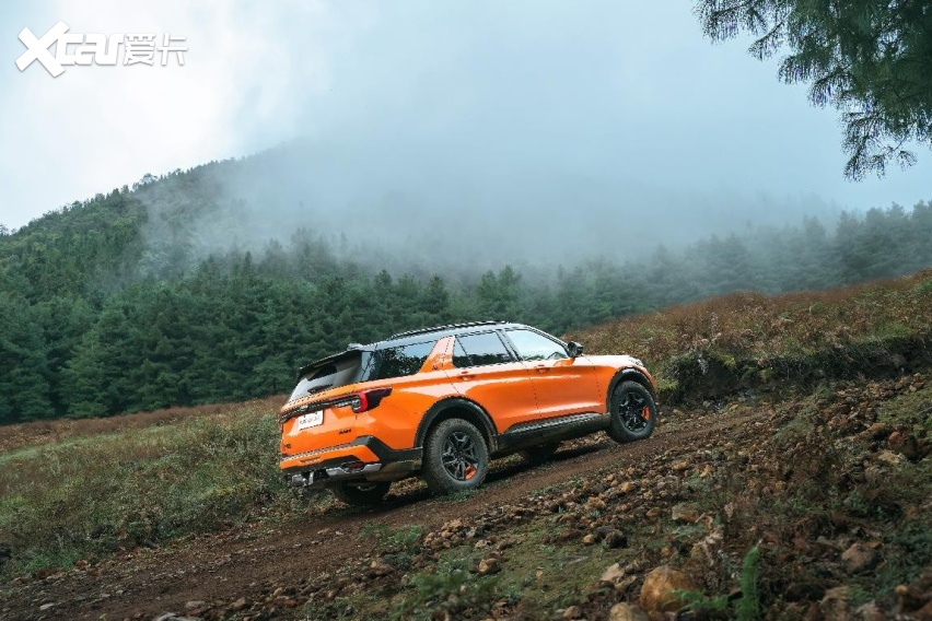 售36.98万元/5座/2.3T动力，福特探险者昆仑穿越版上市