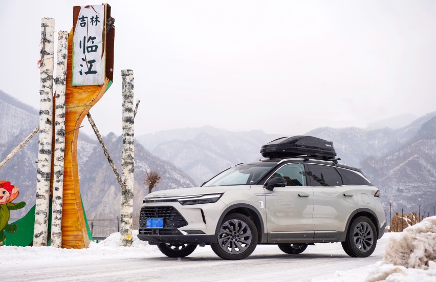 北京X7极限冰雪之旅——边境景观大道打卡长白山