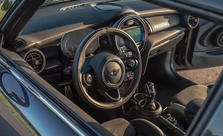 评测MINI Cooper JCW：精致小车的运动感