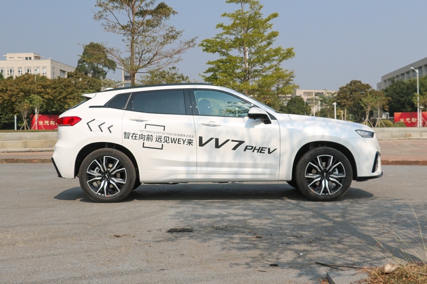 2.0T＋电机，这两款中国豪华SUV又快又省，油耗低到不敢信