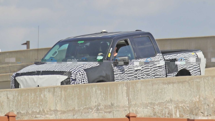 2023-ford-f-150-ev-side-spy-photo.jpg