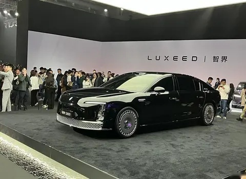 预计100万起！尊界S800正式亮相，车长近5.5m/轴距近3.4m