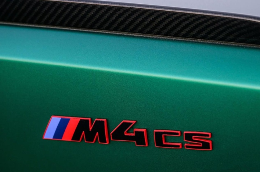 宝马M4 CS，3.0T直列6缸，锻造曲轴，车速可达302km/h