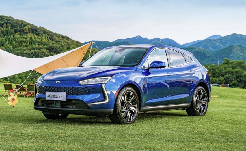 赛力斯SF5“自废武功”接棒的问界M5是“真香” 还是余承东“玩口嗨”