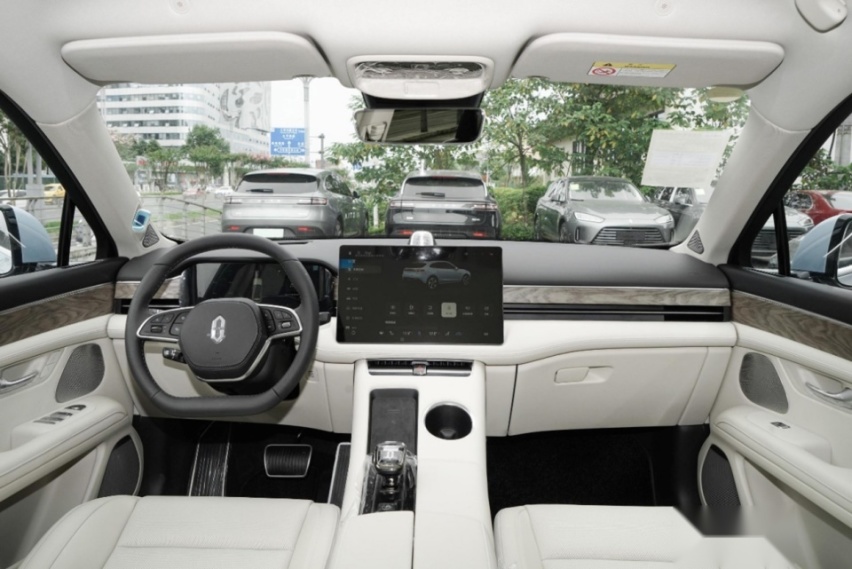 Z世代的第一台车 小鹏G6/别克E5/问界M5/Model Y