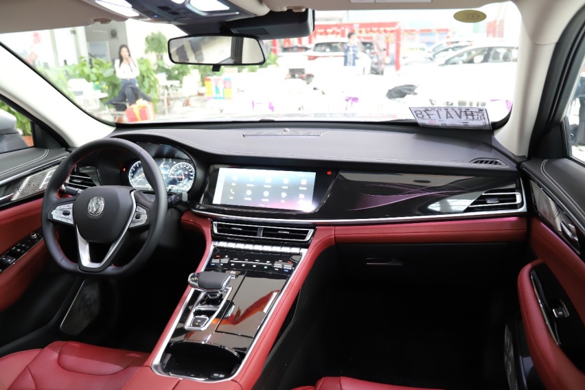 换装全新家族前脸 实拍2021款长安CS85 COUPE