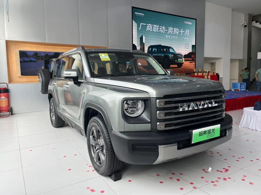不到20万买方盒子越野SUV？探店哈弗猛龙，顶配版反而最受欢迎！
