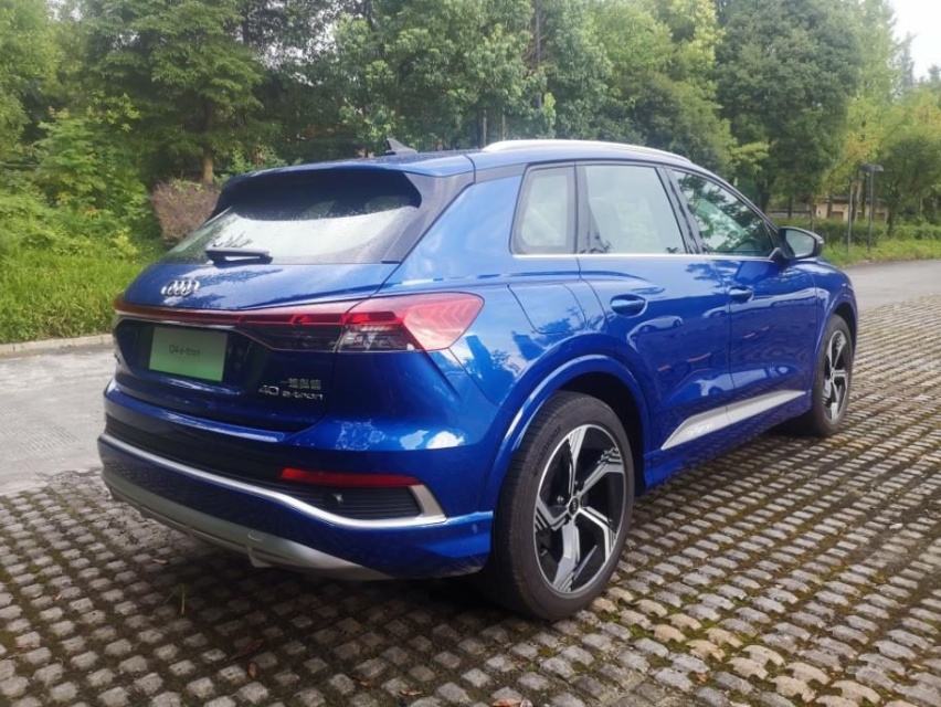 德味十足的纯电SUV，奥迪Q4 e-tron山路表现让人上瘾