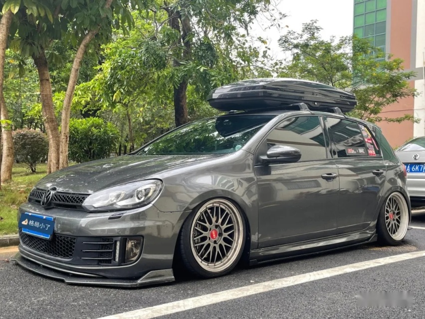 姿态与性能并存的6代高尔夫GTI，01年车主表示玩车很穷但很开心