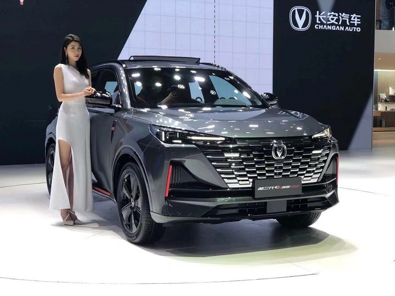 上海车展：实拍全新长安CS55PLUS，今年还有两款新电动车