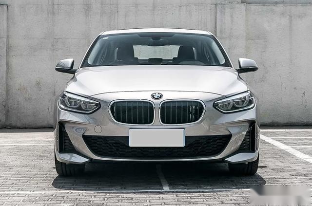 手握15万买思域？这蓝天白云不足15万，真正入门豪车，年轻人都爱