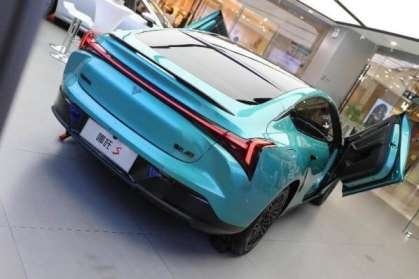 卉探店|实拍哪吒S耀世版为什么它备受关注？看完你就明白