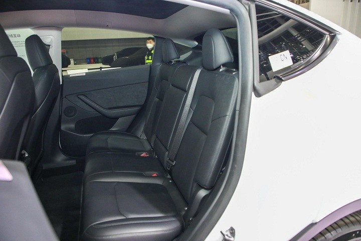 理想L7正式上市，整体性能不错，能否击败大降价后的特斯拉Model Y