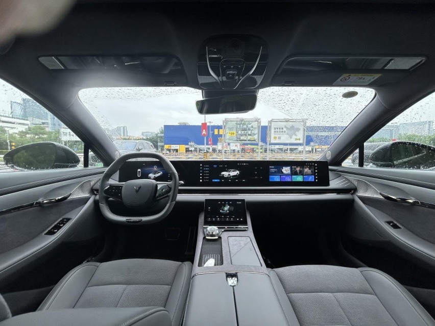 25万级最强混动！选行政座驾岚图追光PHEV