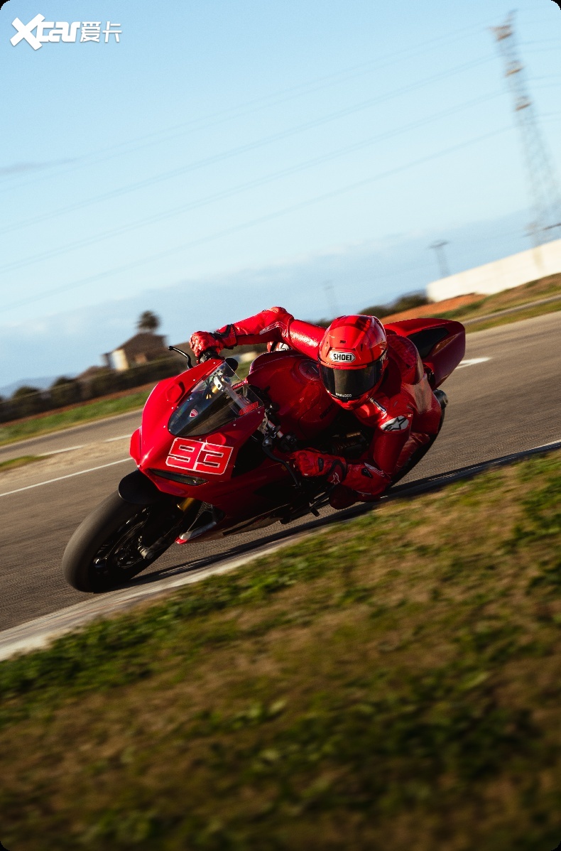 拿下九冠王！影石品牌大使马克·马奎斯斩获2025MotoGP年度冠军