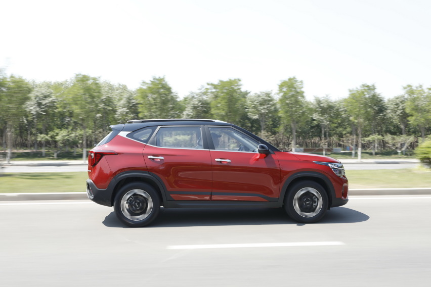 10万元起，年轻人的第一辆家用SUV？驾驶起亚2023款赛图斯1.4T