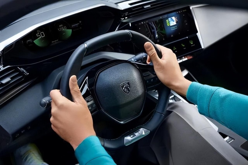 14.57万元起！东风标致408X上市售价14.57万元起