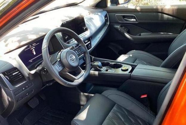 全新奇骏实车现身，神似RAV4，换液晶仪表电子档把，注定要大