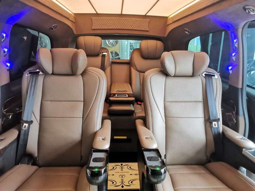 奔驰威霆高顶商务车