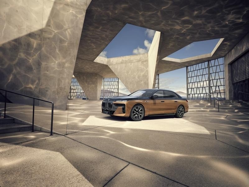 上海车展前方报道之九：全新宝马i7 M70L 3.7秒可破百