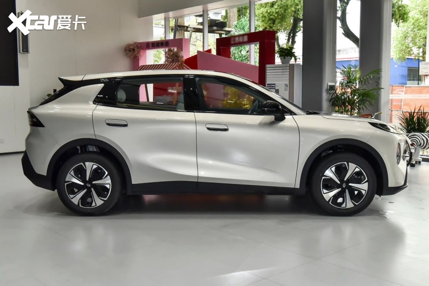 预算10万买代步纯电车，长安启源全新Q05和零跑A10，谁更香？