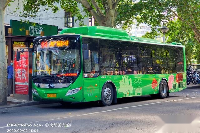公交车进站时点刹，真的是为了防止刹车抱死吗？