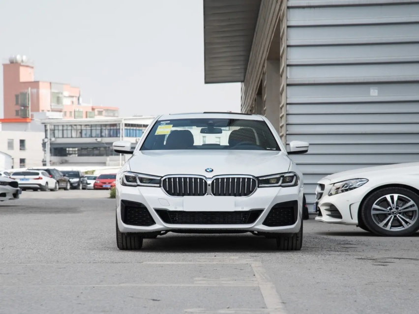豪华中大型轿车怎么选，奔驰E级对比宝马5系和奥迪A6L