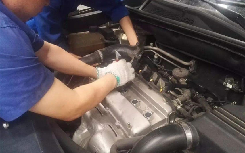 一年赚多少钱才能买车？算完一笔账才明白，啥叫买得起养不起