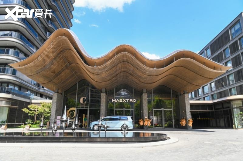 拓展超豪华市场新版图，尊界S800典藏大观、尊界V800开启首批交付
