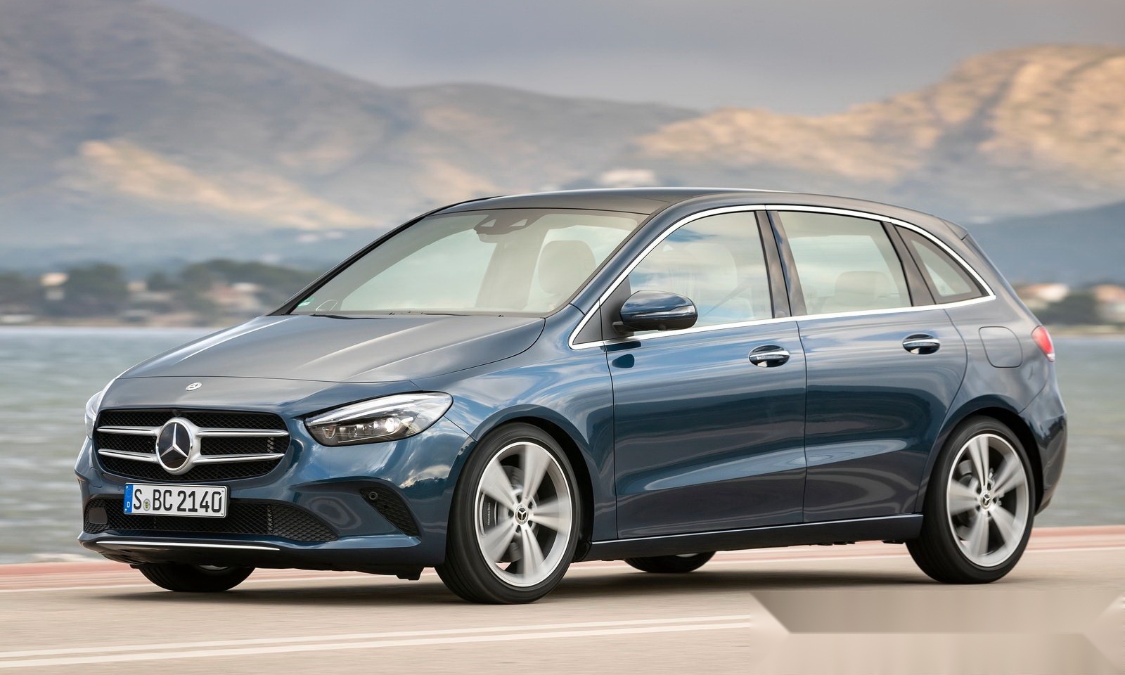 全新glb看上去很酷奔驰推首款7座紧凑型suv