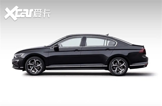 一汽-大众迈腾臻选款上市 售价17.49万元起