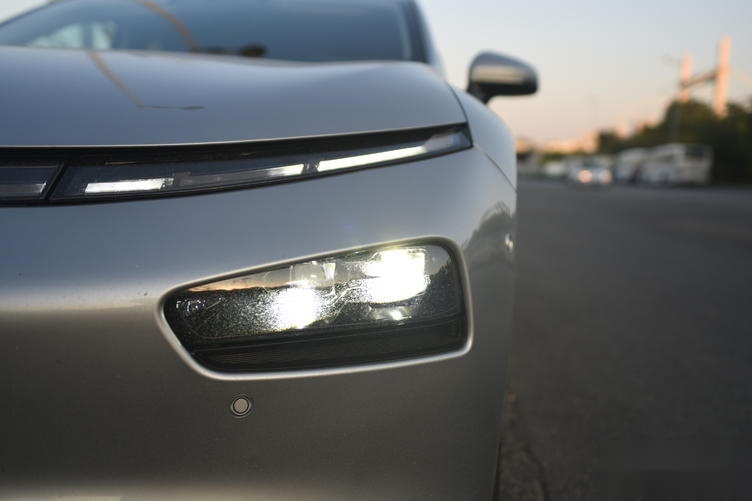 动力续航上能与特斯拉Model 3比肩的车型——小鹏P7