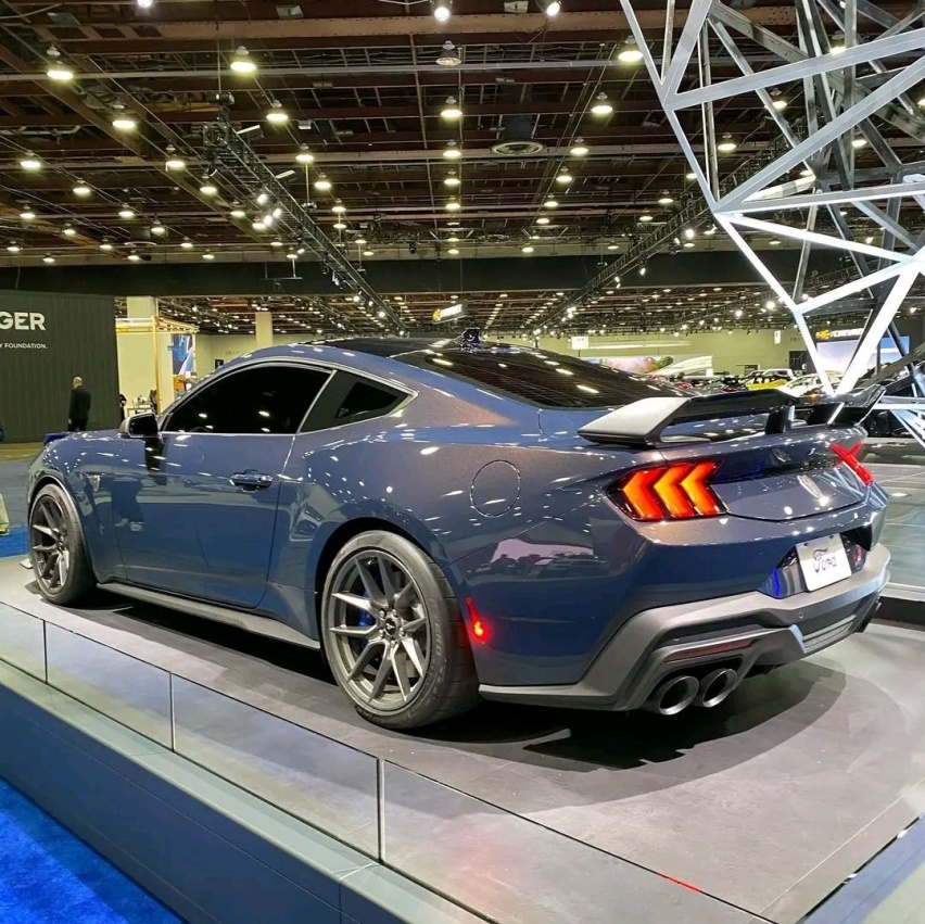 全新福特Mustang野马曝光 外观爆改 5.0L引擎