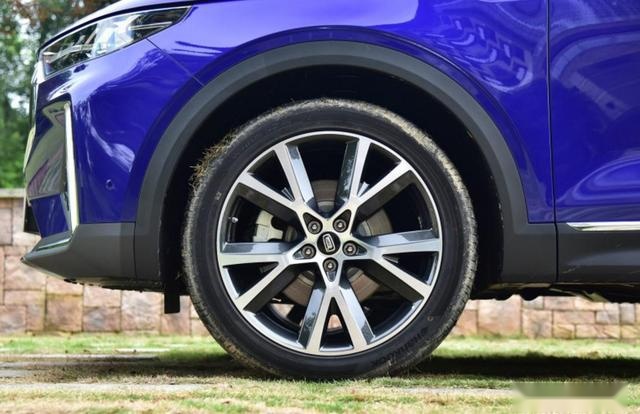 又一款国产中大型SUV，内饰媲美奔驰，15万会卖疯？