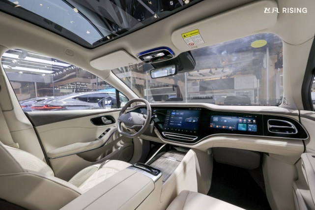 「极智高阶纯电SUV」飞凡R7亮相天津车展 让智能出行更放心