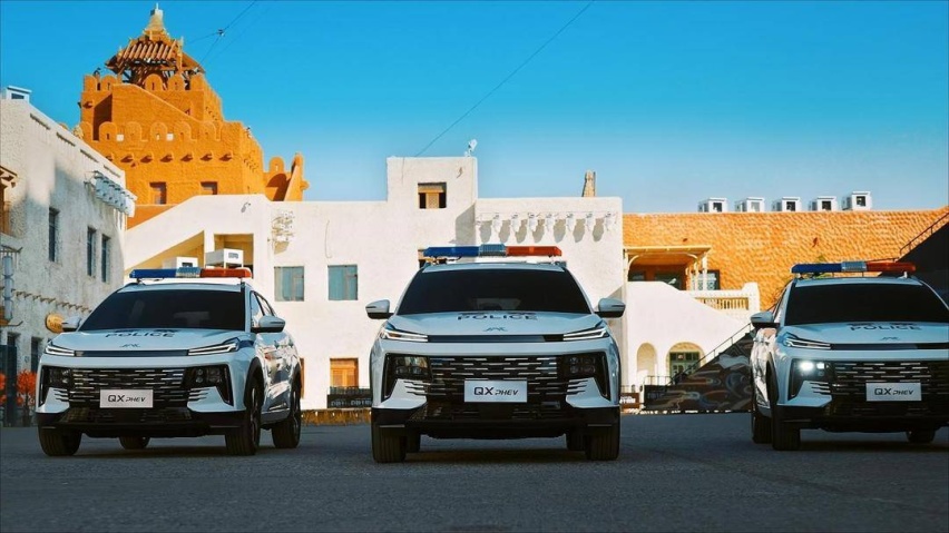 批量警务用车交付 江淮QX PHEV正式列装公安系统