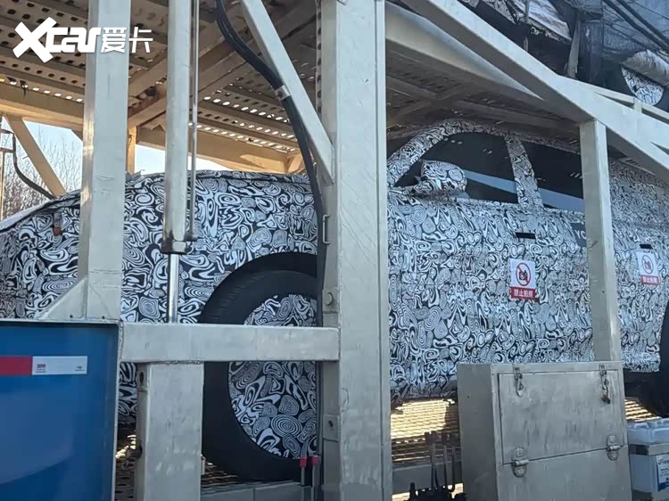 谍照曝光，问界25万级车型即将出炉