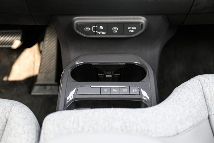 15万级合资纯电SUV，百变座舱够给力，起亚EV5了解一下