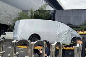 成都车展丨新款理想MEGA，后轮转向+四激光雷达上车