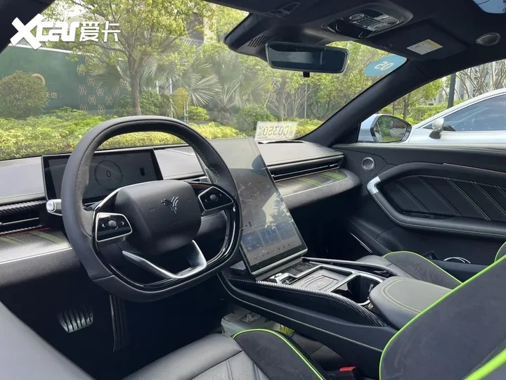 试驾官丨评测哪吒GT，18万不到的“国民跑车”！